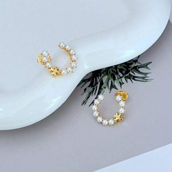 Tory Burch Accessories - Tory Burch Gold and White Pearl Earrings